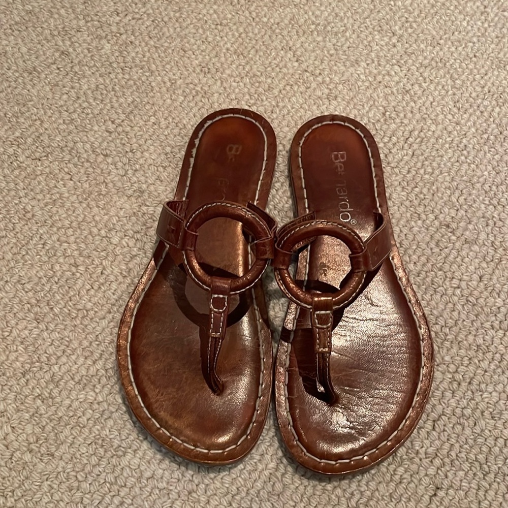 Bernardo Sandals, Size 9, Brown Metallic, Matrix Flat Sandal